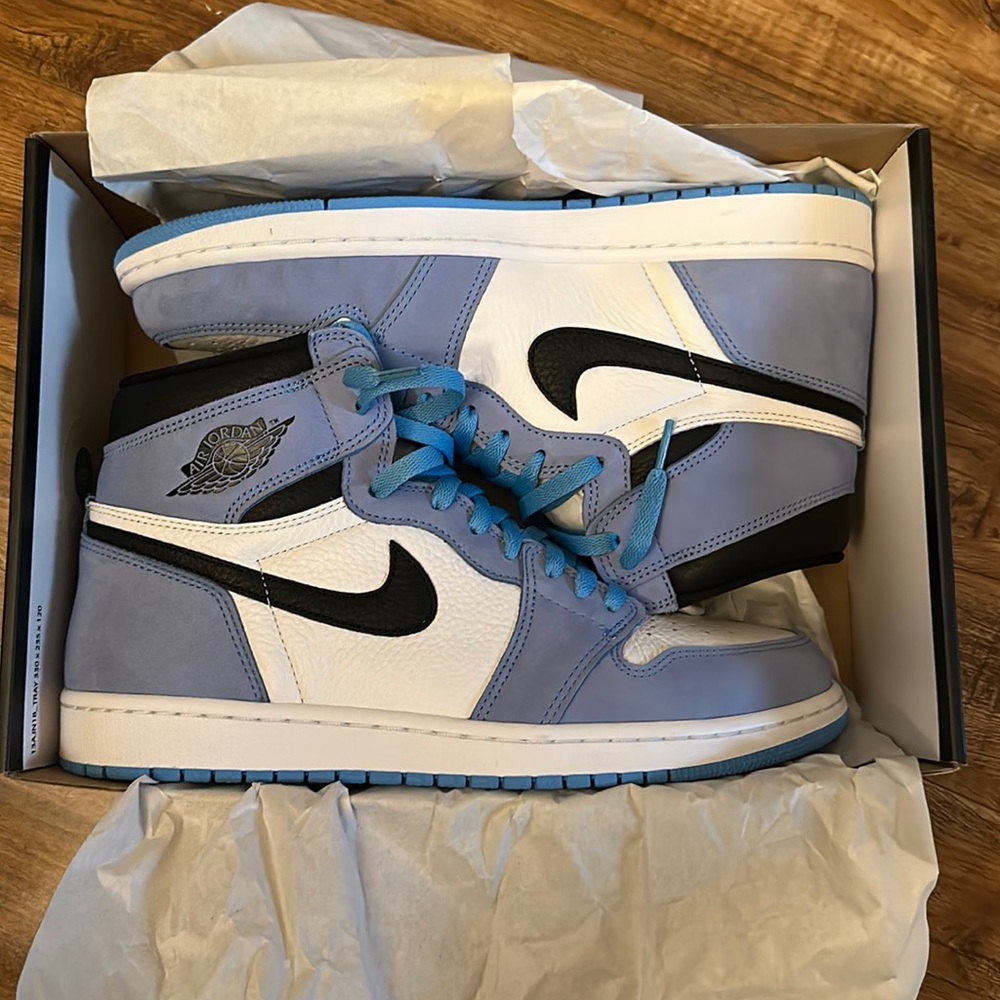 (SOLD) Jordan 1 University Blue